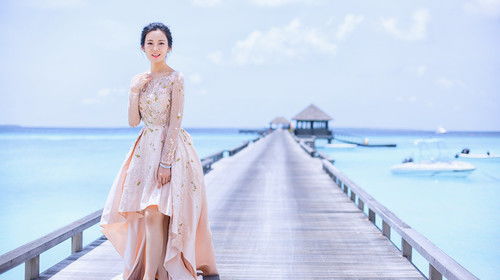 2套婚纱2组造型,精修20张,专业摄影师品质把控,经典旅拍套系,精美后期产品包邮 全国 出发